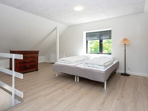 House | 3 bedrooms, individually furnished - 6 Person Holiday Home in Allingabro (Allingåbro)