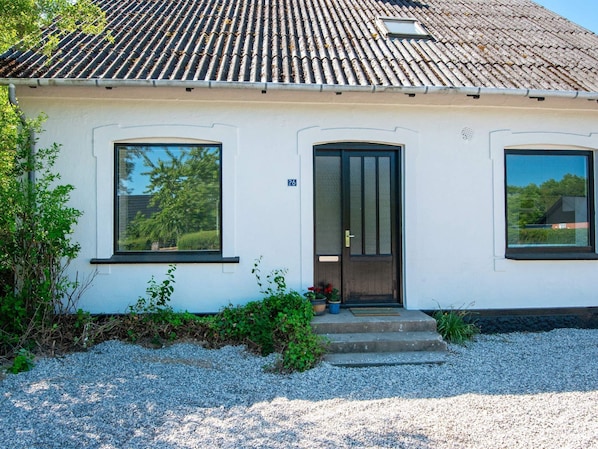 House | Exterior detail - 6 Person Holiday Home in Allingabro (Allingåbro)