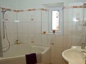 Apartment | Badezimmer