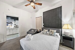 3 bedrooms, desk, iron/ironing board, WiFi