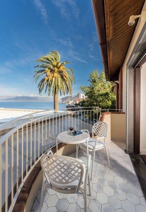 Deluxe Room, Balcony, Sea View | Water view