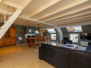 House | Dining - Welcoming Holiday Home With Garden (Biggekerke)