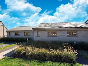 House | Exterior - Holiday Home in Koksijde With Sunny Garden (Koksijde)
