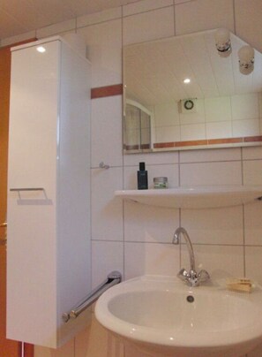 Apartment | Bathroom