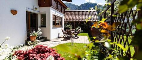 House | Terrace/patio