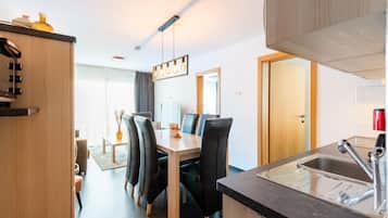 Apartment | Private kitchen | Electric kettle, toaster