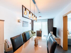 Apartment | Dining - Apartment in Ellmau With Ski-in Access (Ellmau)