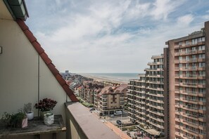 Apartment | Property grounds - Spacious Seaside Apartment (Nieuwpoort)