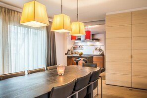 Apartment | Dining - Spacious Seaside Apartment (Nieuwpoort)