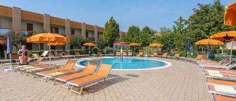 Apartamento | Piscina | Una piscina al aire libre