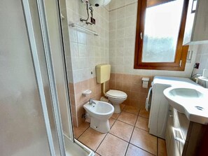 Apartment | Bathroom