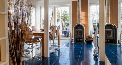 Seahorse Modern Retreat