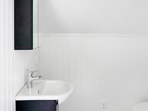 House | Bathroom