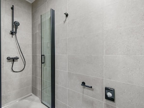 Villa | Bathroom - Family Apartment in Novigrad (Brtonigla)