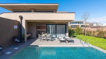 Villa | Pool | Indoor pool, outdoor pool