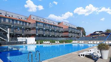 Apartment | Pool | Indoor pool, outdoor pool