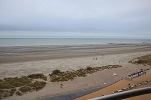 Apartment | Beach | On the beach - Apartment in Nieuwpoort With Ocean Views (Nieuwpoort)