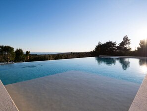 Outdoor pool - Lea Comfortable Holiday Residence (Rasa)