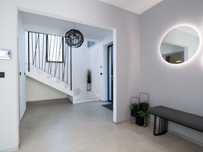 Interior - Lea Comfortable Holiday Residence (Rasa)