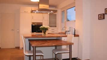 Horno, tetera/pava eléctrica, tostadora