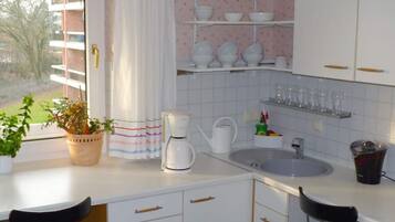 Apartment | Private kitchen | Oven, electric kettle