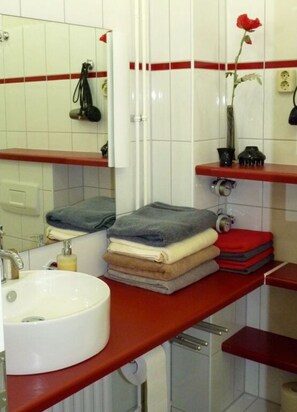 Apartment | Bathroom | Towels - Holiday Apartment Schramm (Bargteheide)