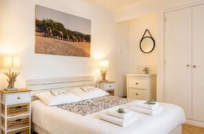 3 bedrooms, iron/ironing board, free WiFi, bed sheets