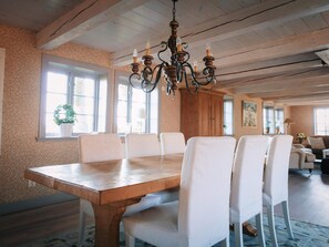 House | Dining