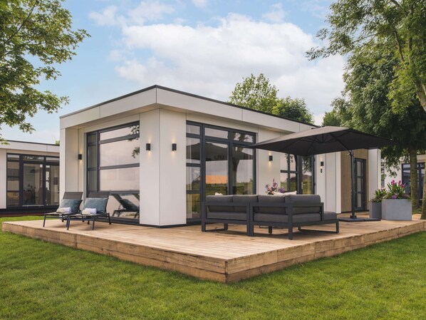 House | Property grounds - Holiday Home in Netherlands With Water Views (Maurik)