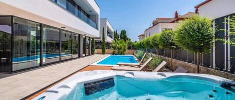 Villa | Pool