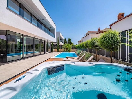 Villa | Pool