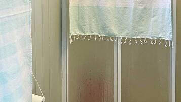 House | Bathroom
