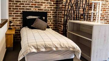 Villa | 3 bedrooms, individually furnished, bed sheets