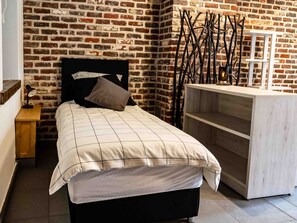 Villa | 3 bedrooms, individually furnished, bed sheets