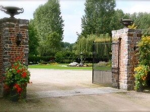 Villa | Exterior