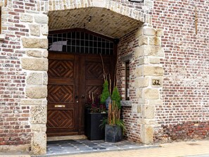 Villa | Exterior - Villa With Swimming Pool in Erembodegem (Aalst)