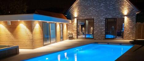 Villa | Pool | Innenpool, Außenpool