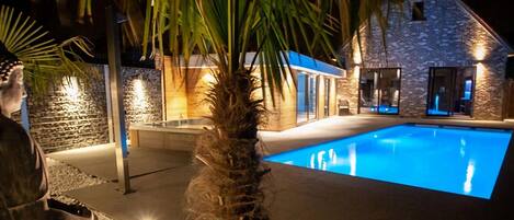 Villa | Pool | Indoor pool, outdoor pool