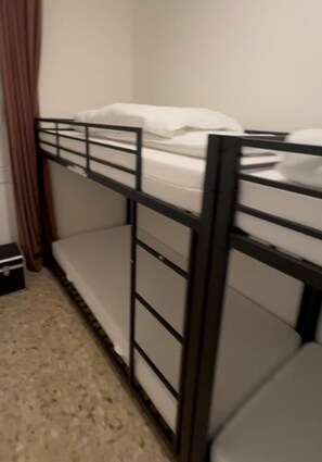 2 bedrooms