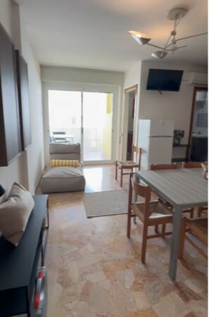 Interior - Seaside bliss modern comfort with sea view (Bibione)