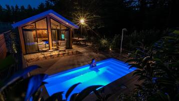 Casa | Piscina | Una piscina cubierta, una piscina al aire libre