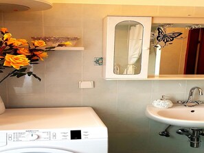 Apartment | Badezimmer
