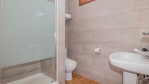 House | Bathroom - Inviting Holiday Home in Adeje With Garden (Adeje)