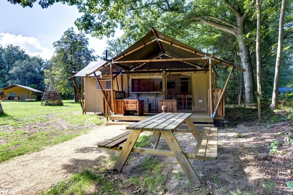 Glamping Tent In Tranquil Park - Overijssel