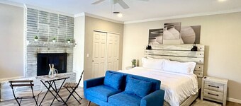 Cottonwood Haven: 1 Bed, 1 Bath + Games!