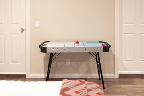 Games room - Cottonwood Haven: 1 Bed, 1 Bath + Games! (Cottonwood)