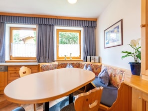 Apartment | Dining