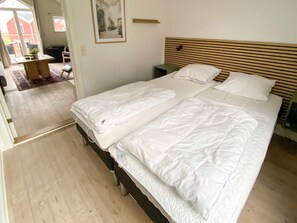 House | 3 bedrooms, individually furnished - 4 Person Holiday Home in Hadsund (Hadsund)