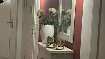 Apartment | 2 bilik tidur, dilengkapkan perabot secara berasingan