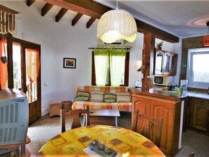 Bungalow | Dining - Villa in Denia With Pool Near Montgo Park (Denia)